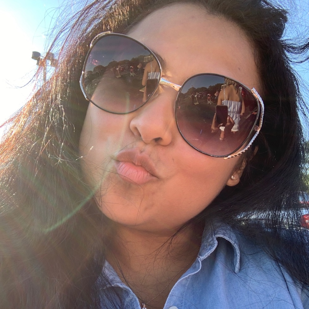 Meet your Posher, Karina